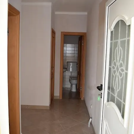 Neda Apartment *