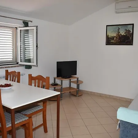 Neda Apartment *